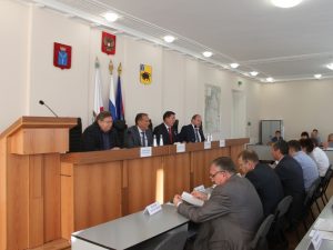 В администрации ЭМР Александр Стрелюхин провел заседание постоянно действующего совещания