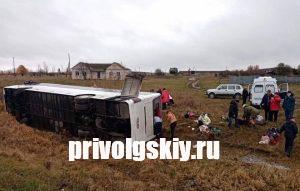 Автобус с туристами из Саратова опрокинулся под Нижним Новгородом