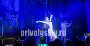 В Приволжском на сцене ДК "Восход" прошли две незабываемых шоу-программы