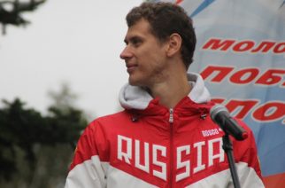 Первый в истории саратовского бадминтона олимпиец Владимир Мальков победно сыграл в паре со своей женой