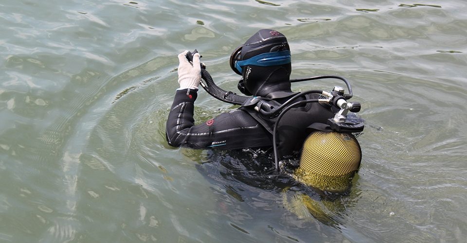 Саратовские водолазы подняли из пруда тело 10-летнего мальчика