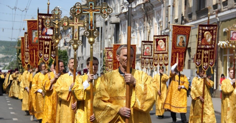 От храма во имя Кирилла и Мефодия по Московской прошел крестный ход