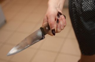 Женщина 50 раз ударила ножом подругу за беспорядок в доме