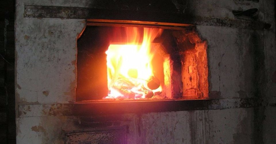Пьяное застолье закончилось смертью двух мужчин от угарного газа