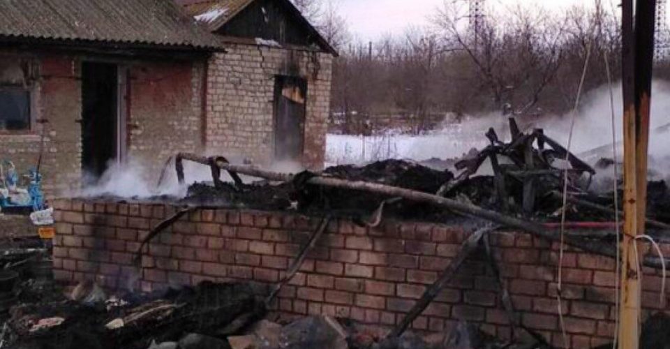 На пожаре в Саратовской области погибли два трехлетних ребенка