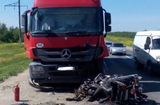 Под Саратовом столкнулись Harley-Davidson и фура. Мотоциклист погиб