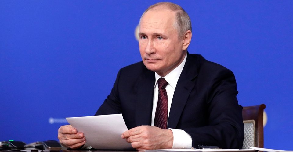 Владимир Путин выразил благодарность саратовским медработникам, борющимся с COVID-19