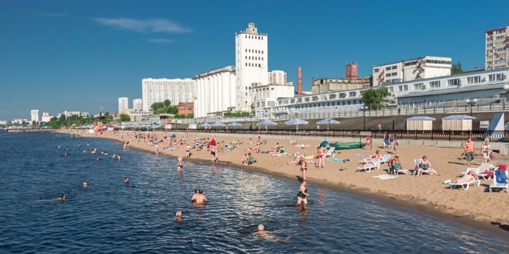 Купальный сезон на «Пляже покорителей Волги» в Саратове официально открыт