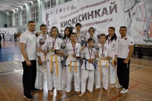 Энгельситы на Всероссийских соревнованиях по каратэ киокусинкай завоевали полный комплект медалей