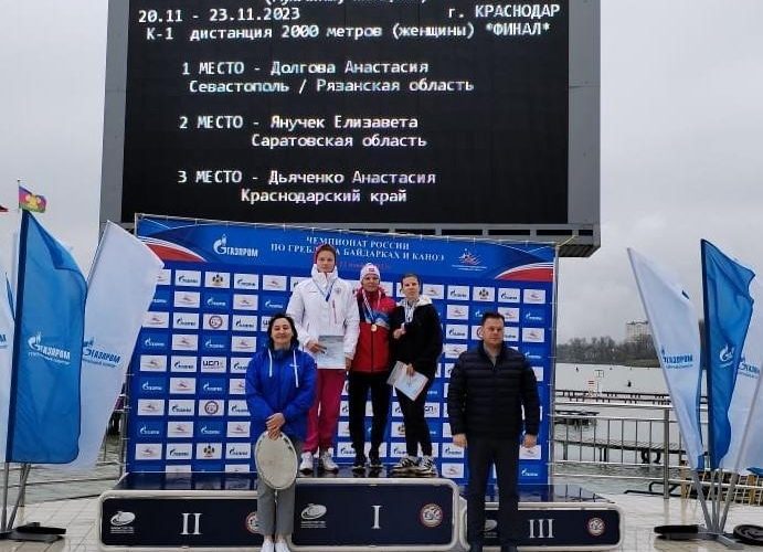 Энгельсские байдарочники завоевали два «золота» и два «серебра» чемпионата и Кубка России