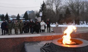 В Энгельсе состоялся митинг памяти Героев Отечества