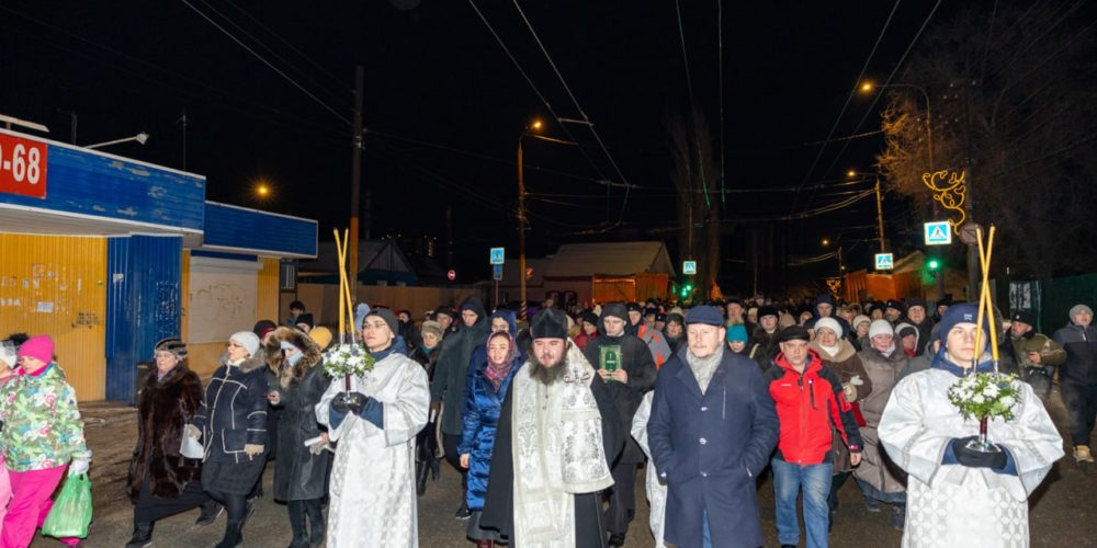 Крещение Господня. В Энгельсе прошел традиционный Крестный ход на Волгу