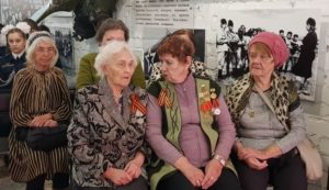 В Энгельсе жителям блокадного Ленинграда вручили памятные знаки