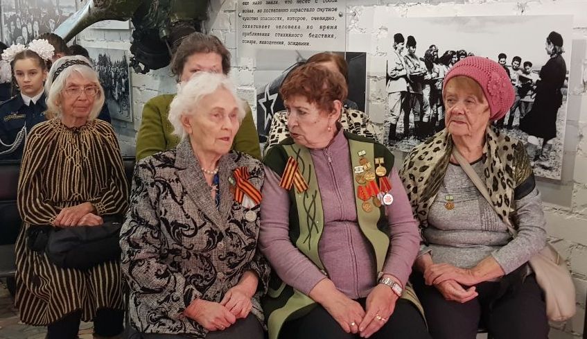 В Энгельсе жителям блокадного Ленинграда вручили памятные знаки