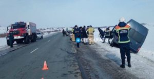 В Хвалынском районе микроавтобус "Форд" с пассажирами съехал в кювет