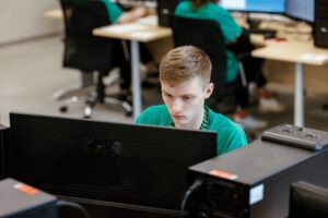 Энгельсский студент стал лучшим инженером-технологом в России