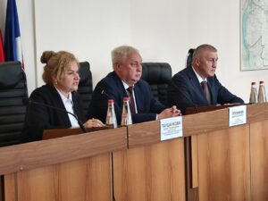 В Энгельсе прошло внеочередное заседание Собрания депутатов 