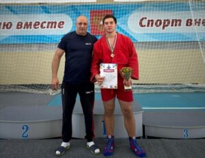 Энгельсит завоевал "золото" Всероссийского турнира по самбо и боевому самбо 