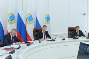  Роман Бусаргин провел совещание с зампредами и министрами правительства области