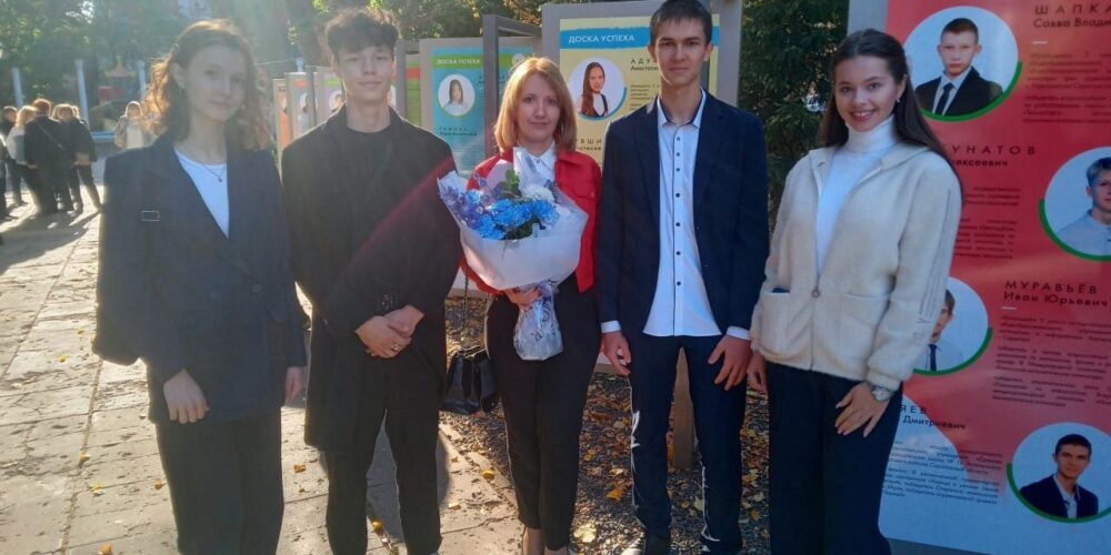 Ученик 11 класса из Энгельса получил свидетельство о занесении на Доску успеха молодежи Саратовской области