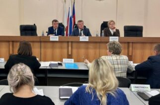 Глава ЭМР Михаил Исаев провёл еженедельный штаб по благоустройству