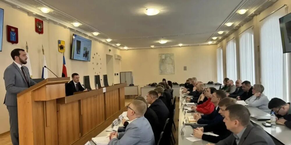 Максим Леонов провёл очередное заседание штаба по благоустройству