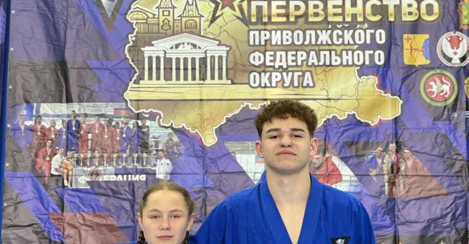 Энгельсские атлеты завоевали золотые медали турнира ПФО по универсальному бою