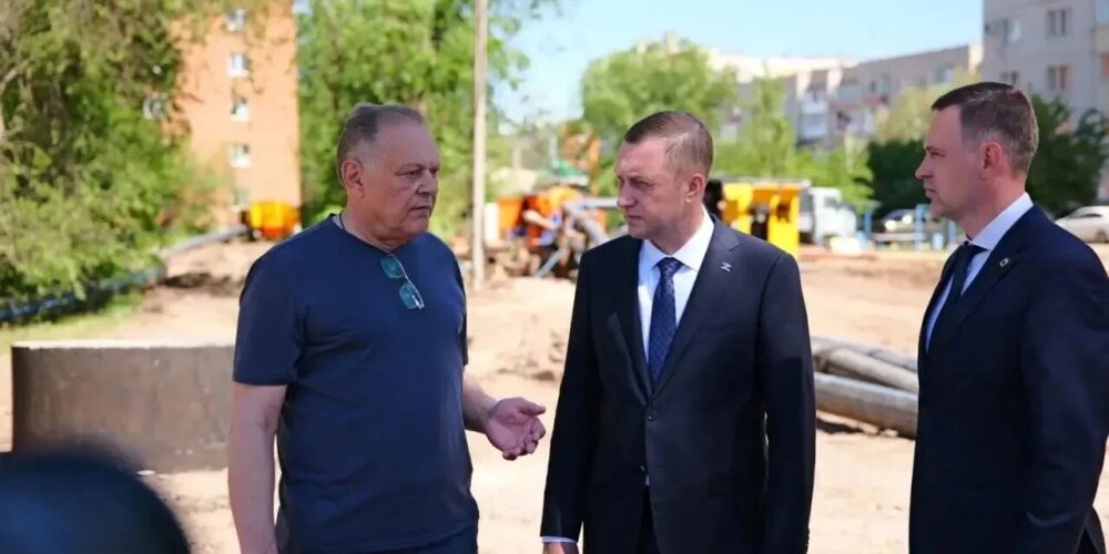Аварийно-восстановительные работы на канализационном коллекторе в Энгельсе