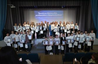 В Энгельсском районе состоялось награждение одарённых детей — юных талантов