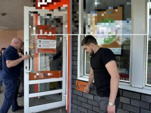 В Энгельсе проверили доступность объектов соцсферы для инвалидов и маломобильных граждан